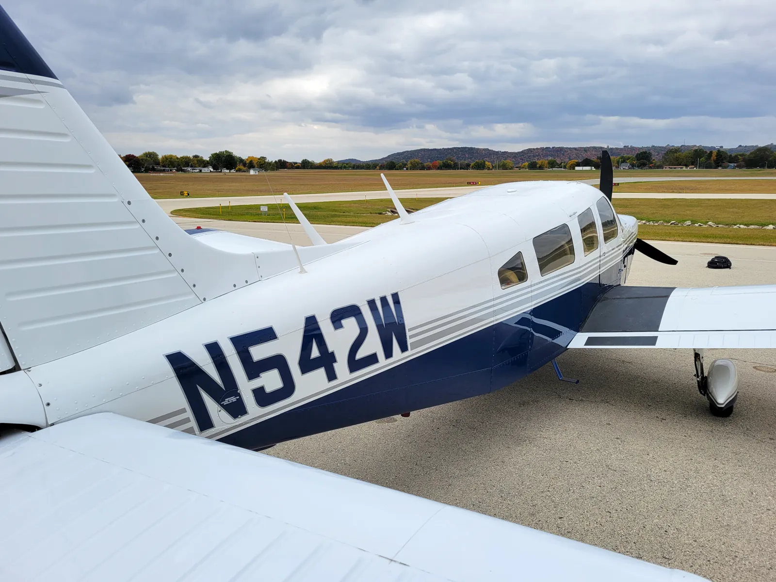 N542W registration and fuselage seen from the tail