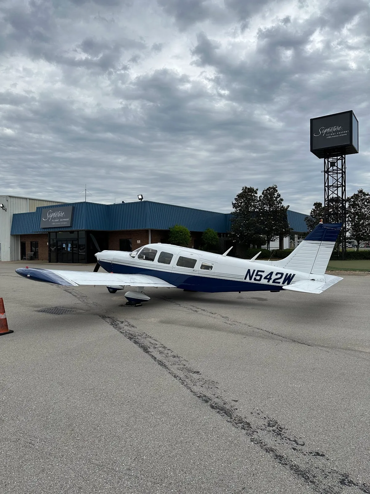 N542W parked at the FBO